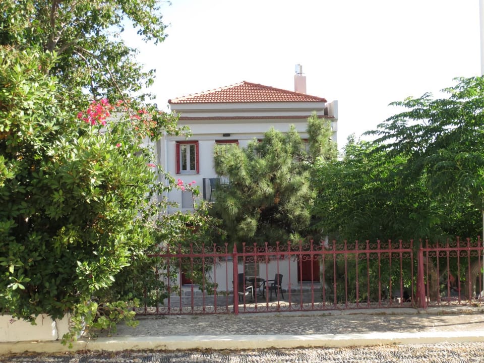 Property building, Day