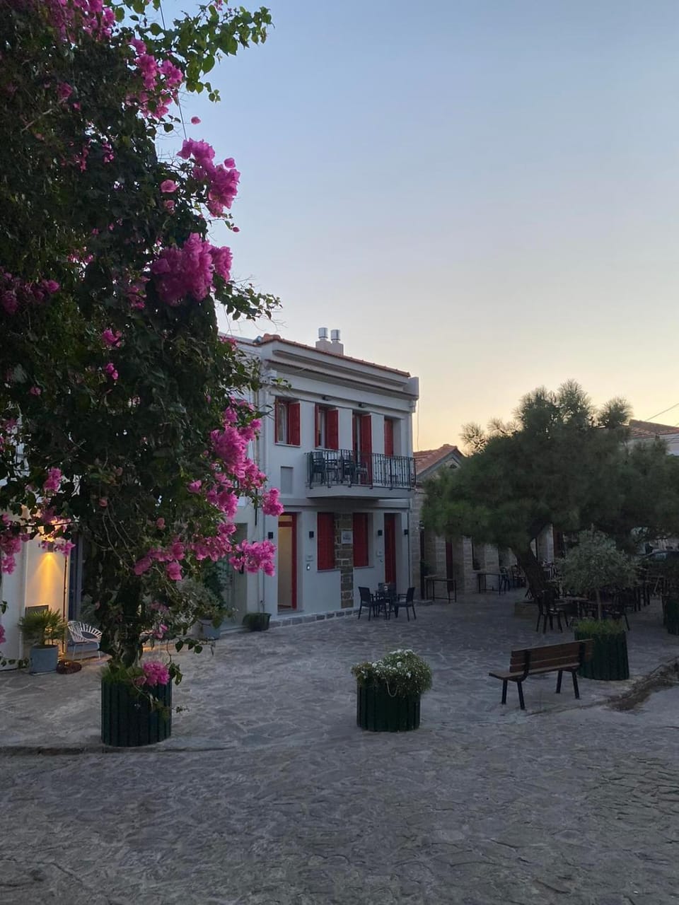 Property building, Natural landscape, Garden view, Landmark view