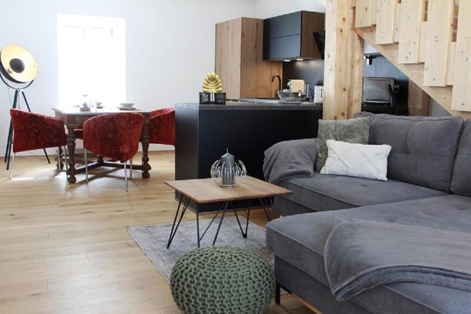 Kitchen or kitchenette, Living room, Seating area