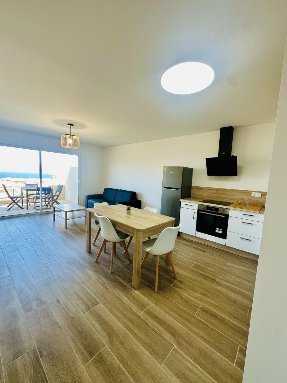 Living room, Dining area