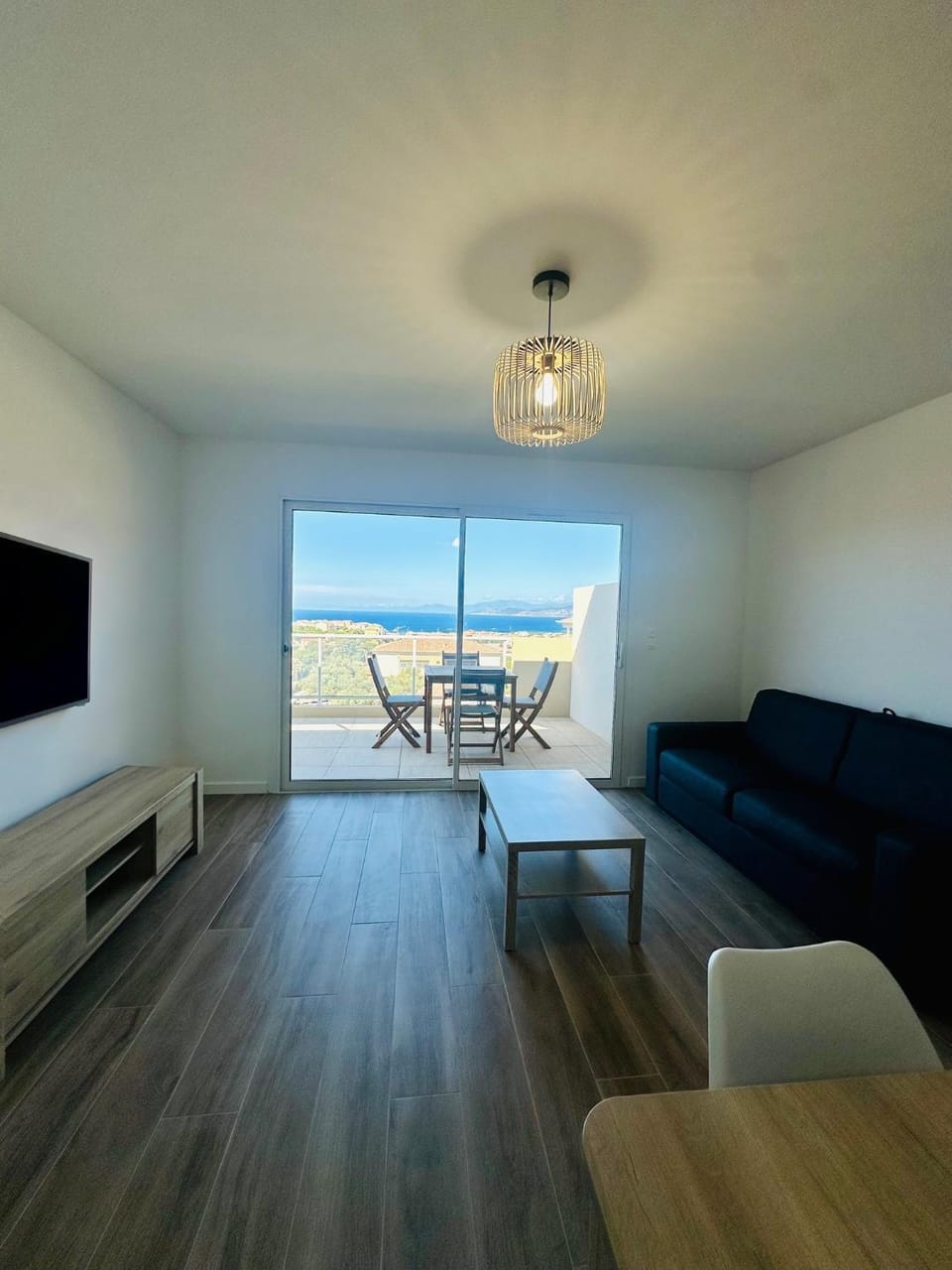 TV and multimedia, Living room, Sea view