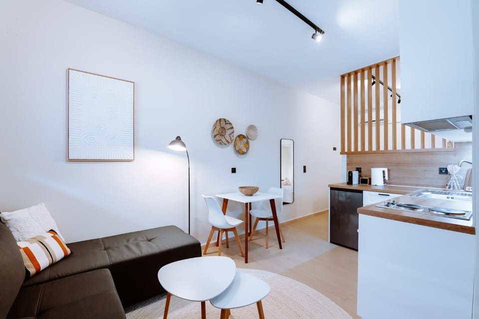 Kitchen or kitchenette, Living room, Seating area, Dining area, oven, pet friendly