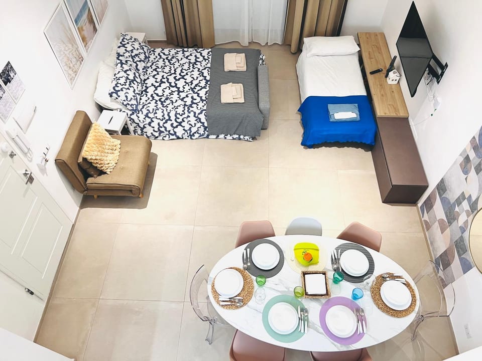 Living room, Photo of the whole room, Seating area, Dining area