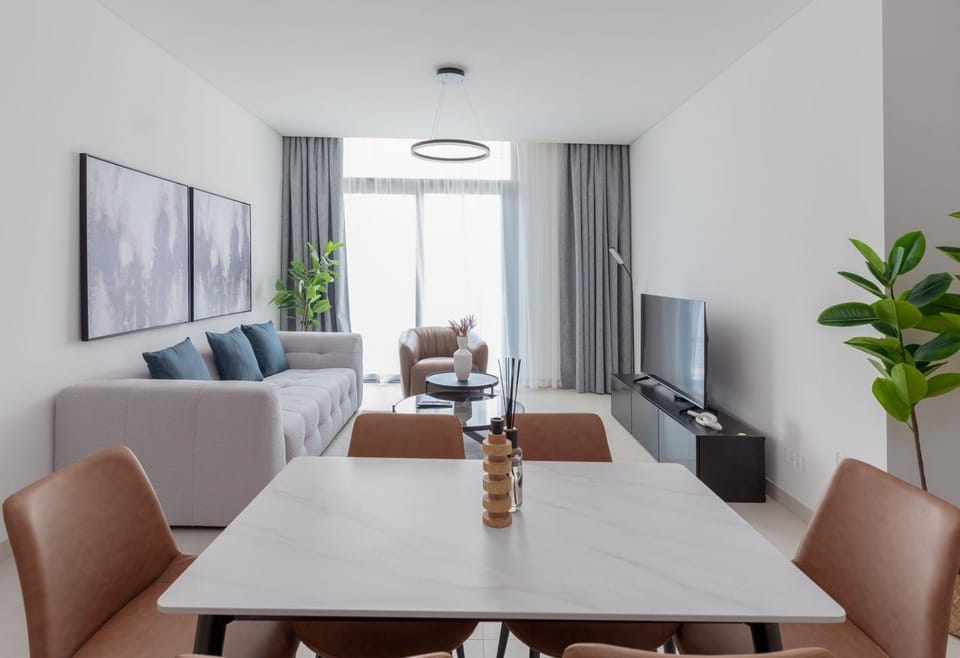 Communal lounge/ TV room, TV and multimedia, Seating area, Dining area, Evening entertainment