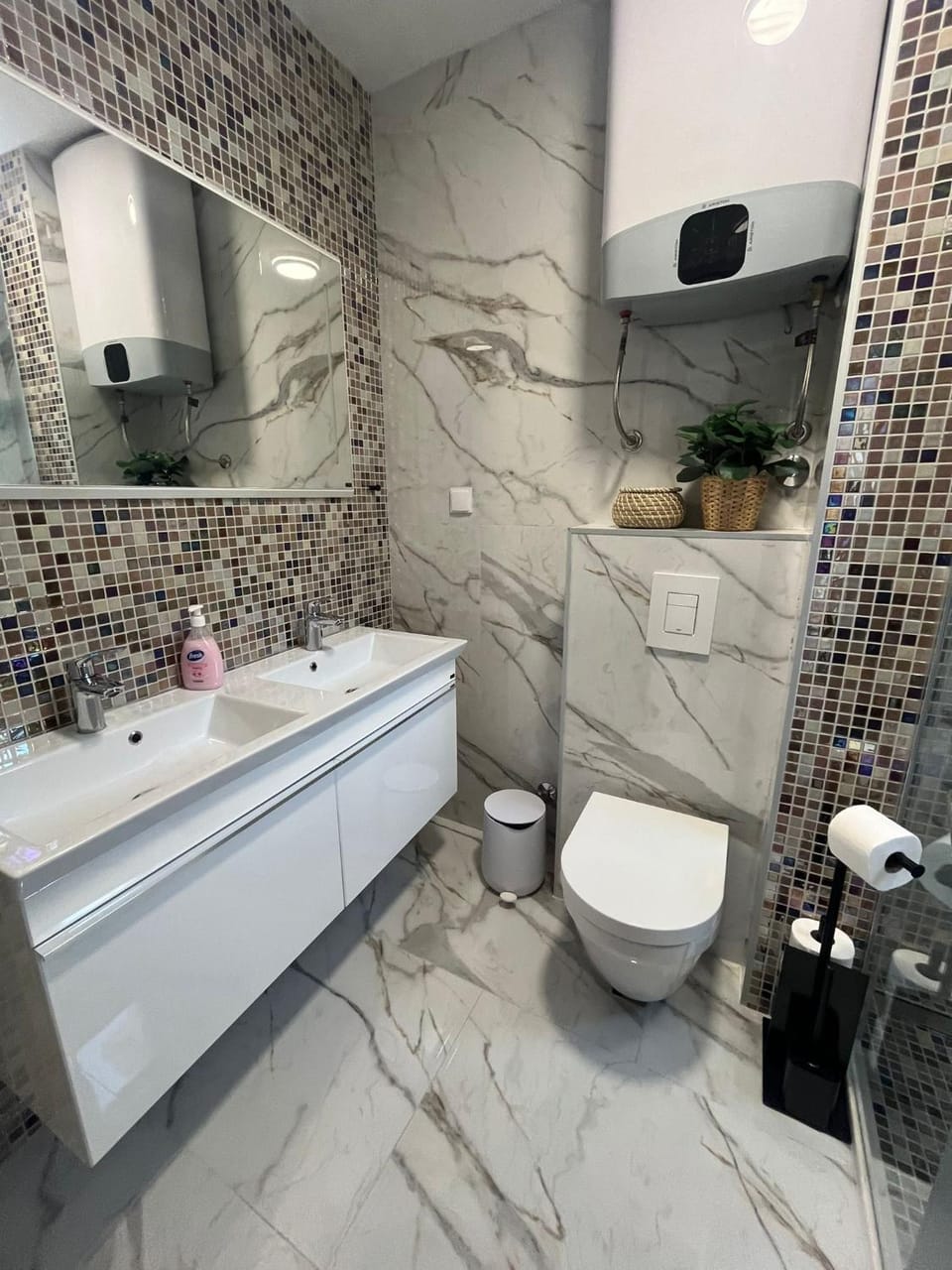 Shower, Toilet, Bathroom