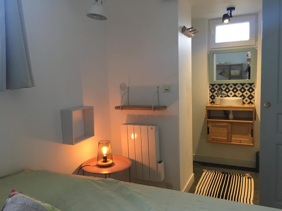 Charmant appartement avec terrasse arborée Apartment in Pornic