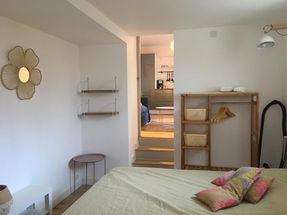 Charmant appartement avec terrasse arborée Apartment in Pornic