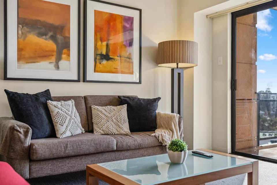 Cozy 2-Bedroom Apartment with City Views Apartment in Perth
