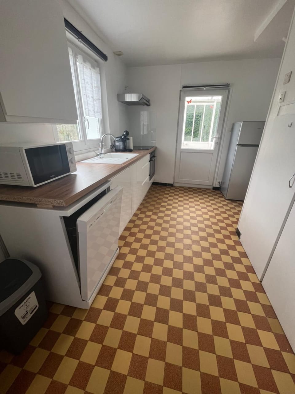 oven, pet friendly, stove