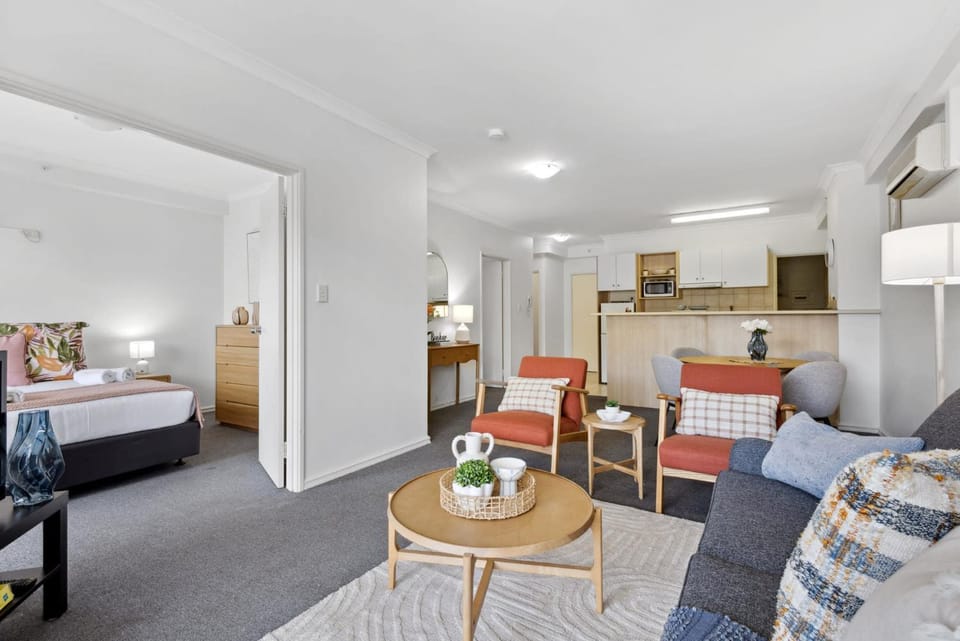 Cozy City Apartment with Stunning Views and Ameni Apartment in Perth