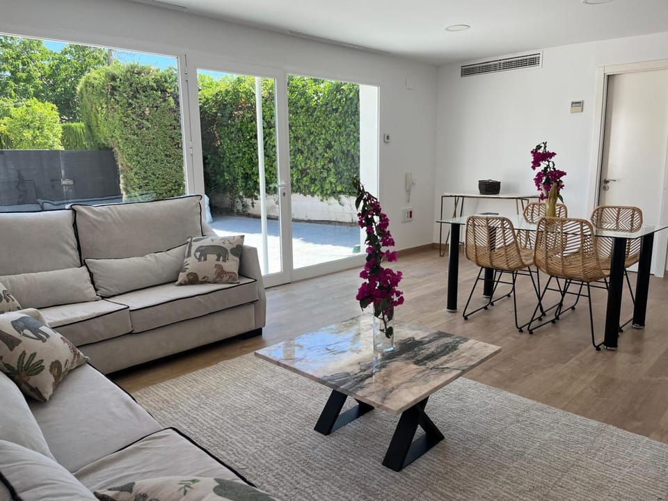 Living room, Seating area