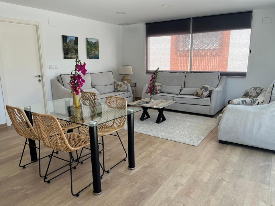 Living room, Seating area, Dining area