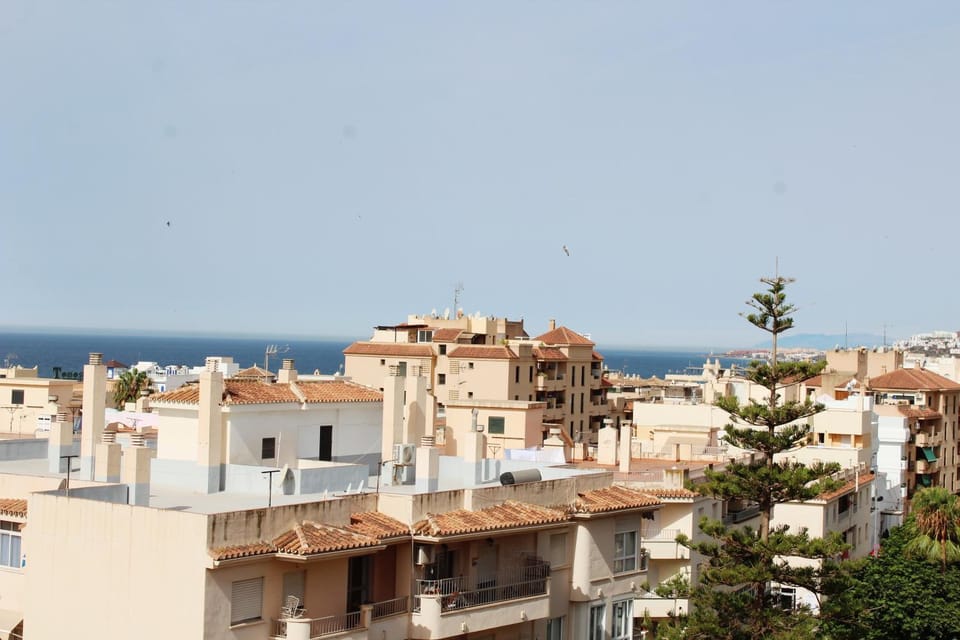City view, Sea view