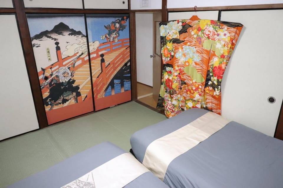 Bed, Decorative detail, Bedroom