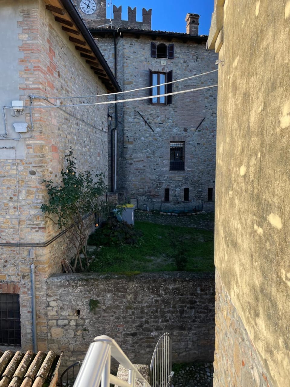 Property building, Day, Landmark view