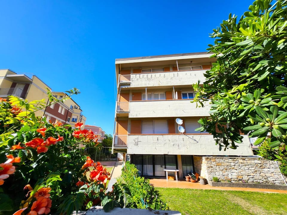 Property building, Garden, Garden view