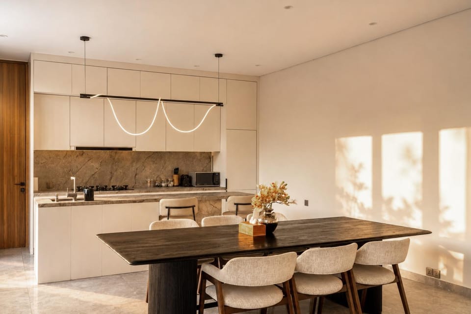 Kitchen or kitchenette, Dining area, stove