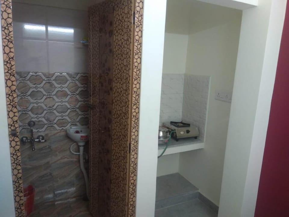 Pmr Enclave near apollo hospital Hotel in Chennai