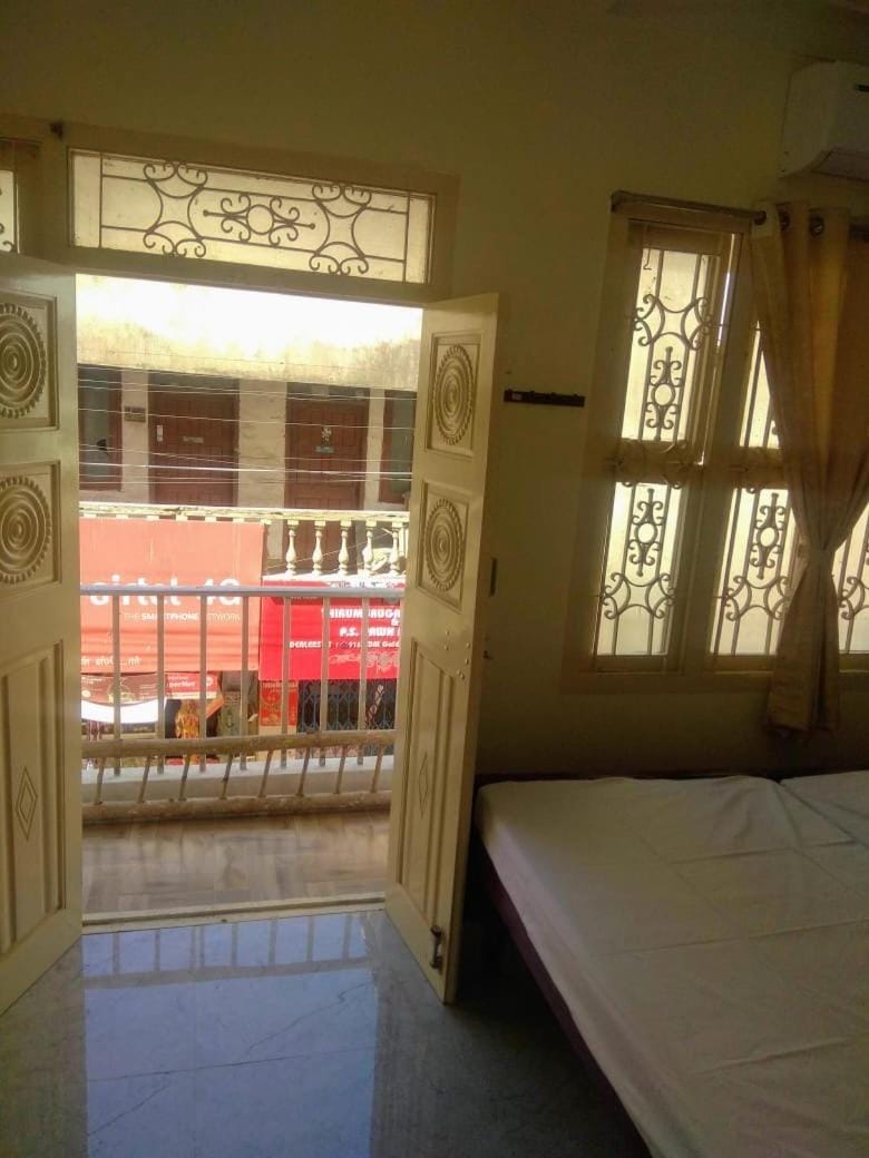 Pmr Enclave near apollo hospital Hotel in Chennai
