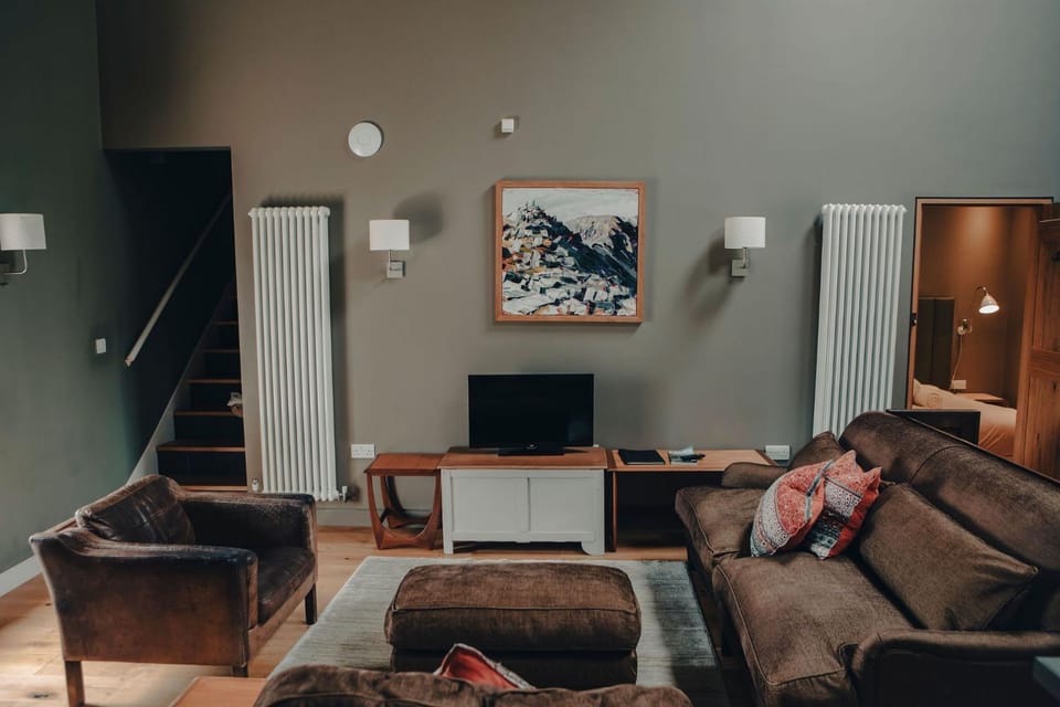 Communal lounge/ TV room