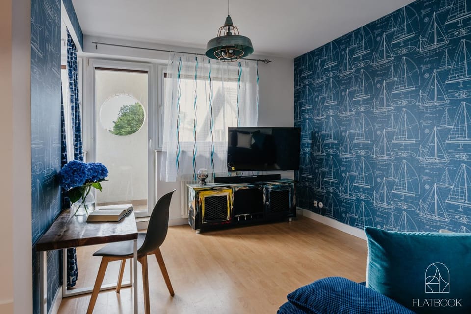 TV and multimedia, Living room, Photo of the whole room, Seating area, furniture