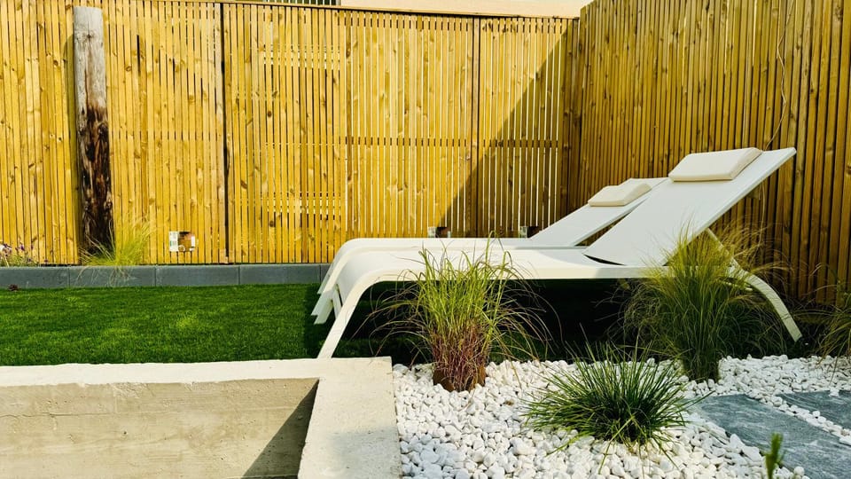 Garden, sunbed