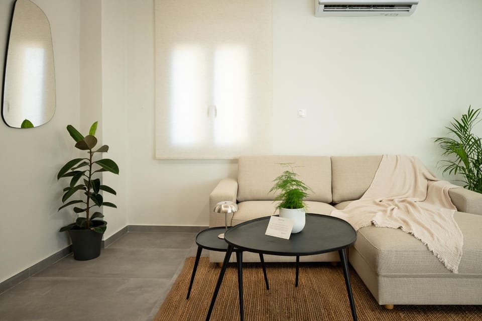 Living room, Seating area, air conditioner