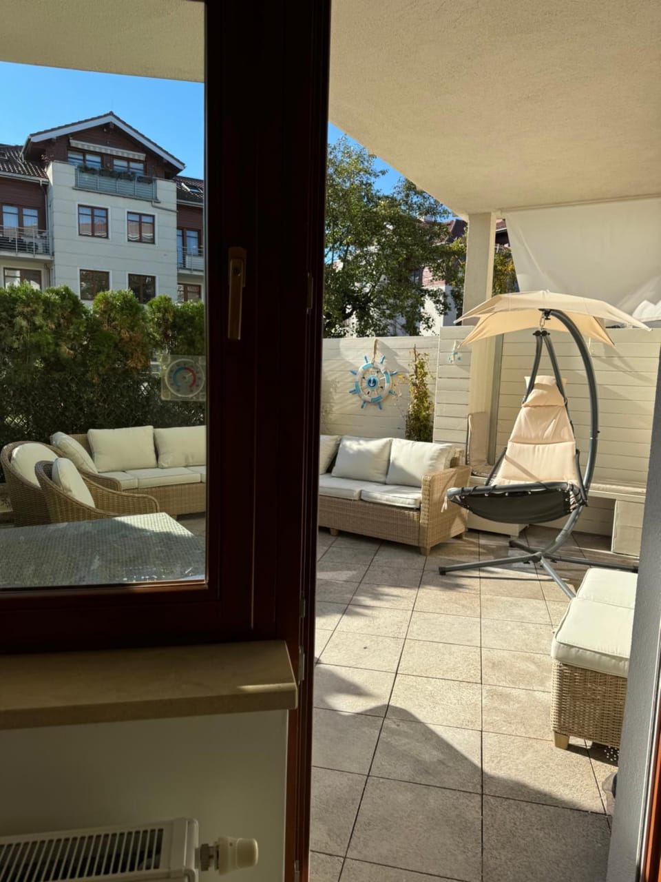 Day, Natural landscape, Hot Tub, Balcony/Terrace, Living room, Seating area, sunbed