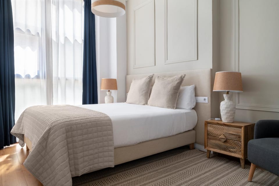 Bed, Photo of the whole room