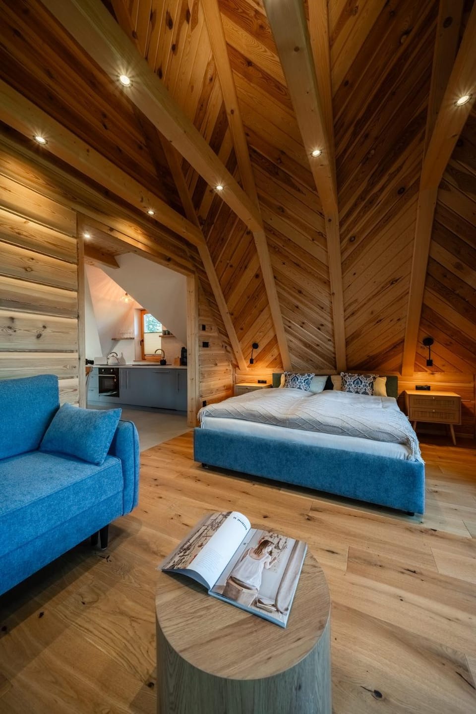 Bed, TV and multimedia, Photo of the whole room, Seating area, Bedroom, internet
