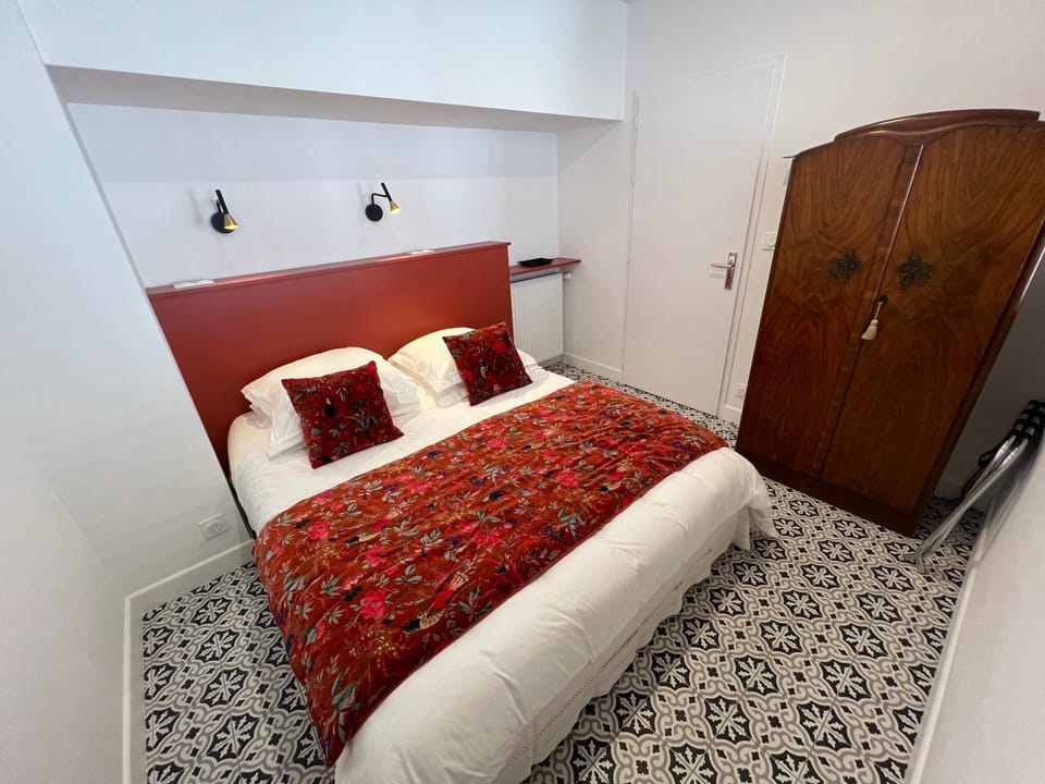 Bed, Bedroom, wardrobe