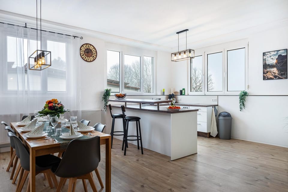 Property building, Kitchen or kitchenette, Living room