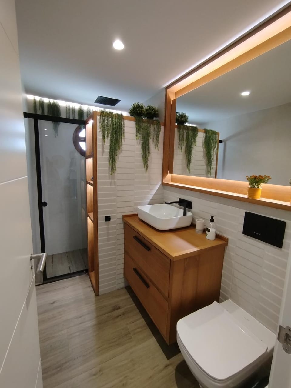 Shower, Bathroom, Kitchen or kitchenette