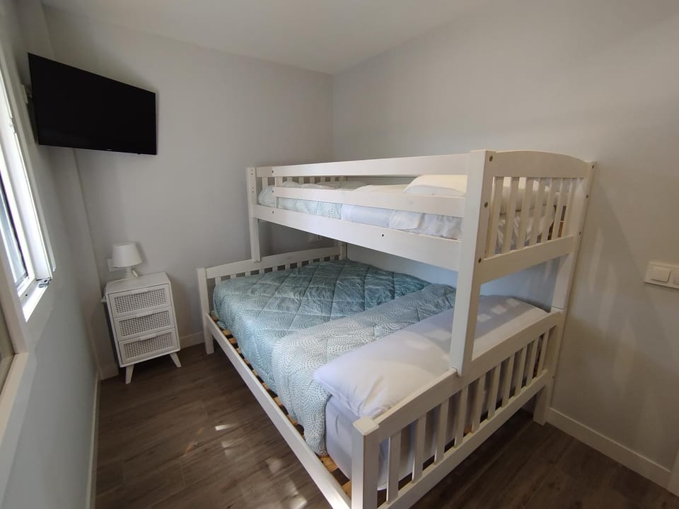 Bed, Photo of the whole room, Bedroom, bunk bed