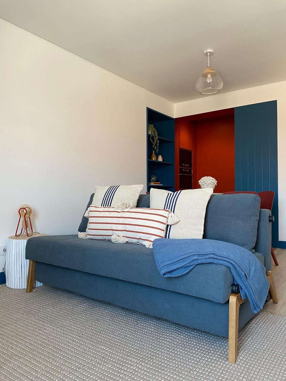 Bed, Living room