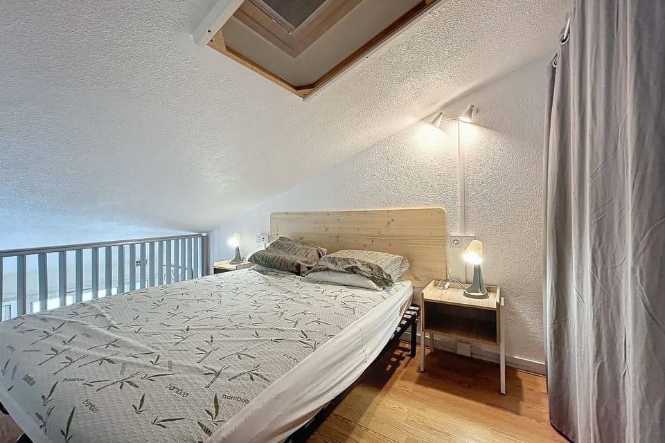 Studio with pool near the harbor Apartment in Gruissan