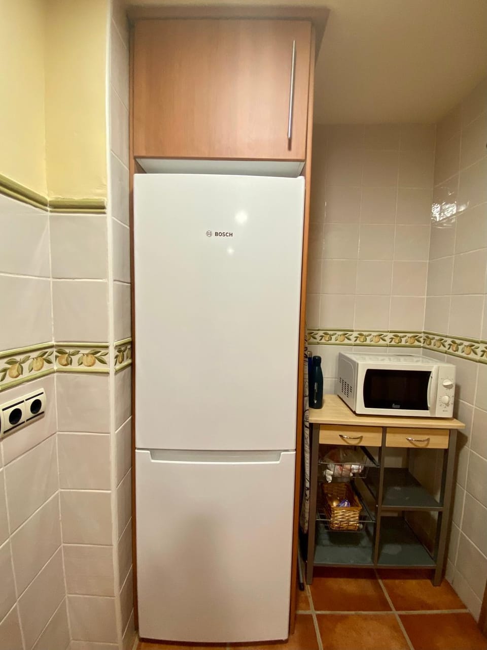 microwave, kitchen