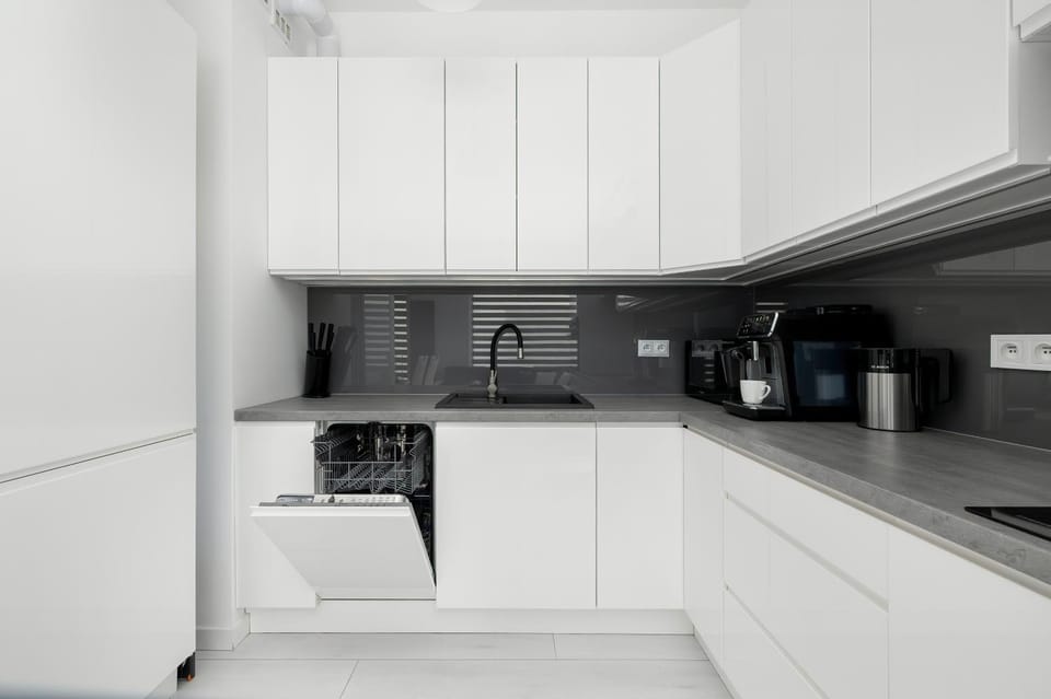 Kitchen or kitchenette, dishwasher, pet friendly, stove