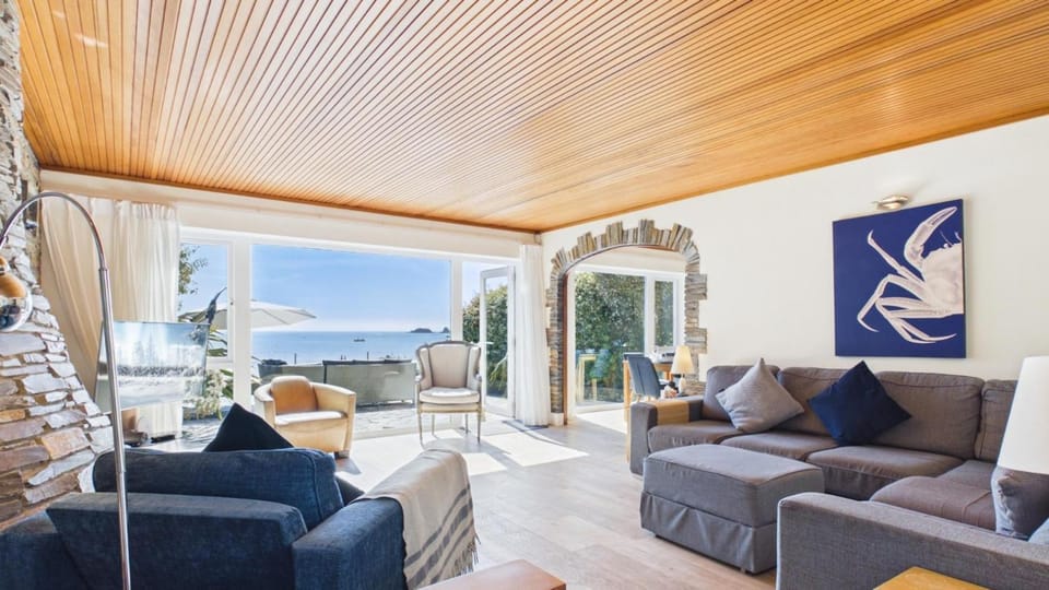 Rainbow Leap - 5 Bed Holiday Home - Saundersfoot Bed and Breakfast in Saundersfoot