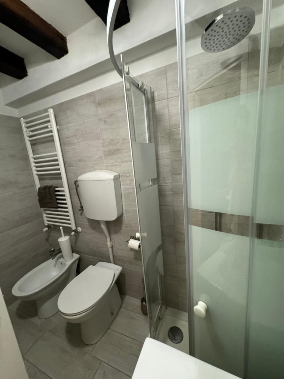 Toilet, bidet