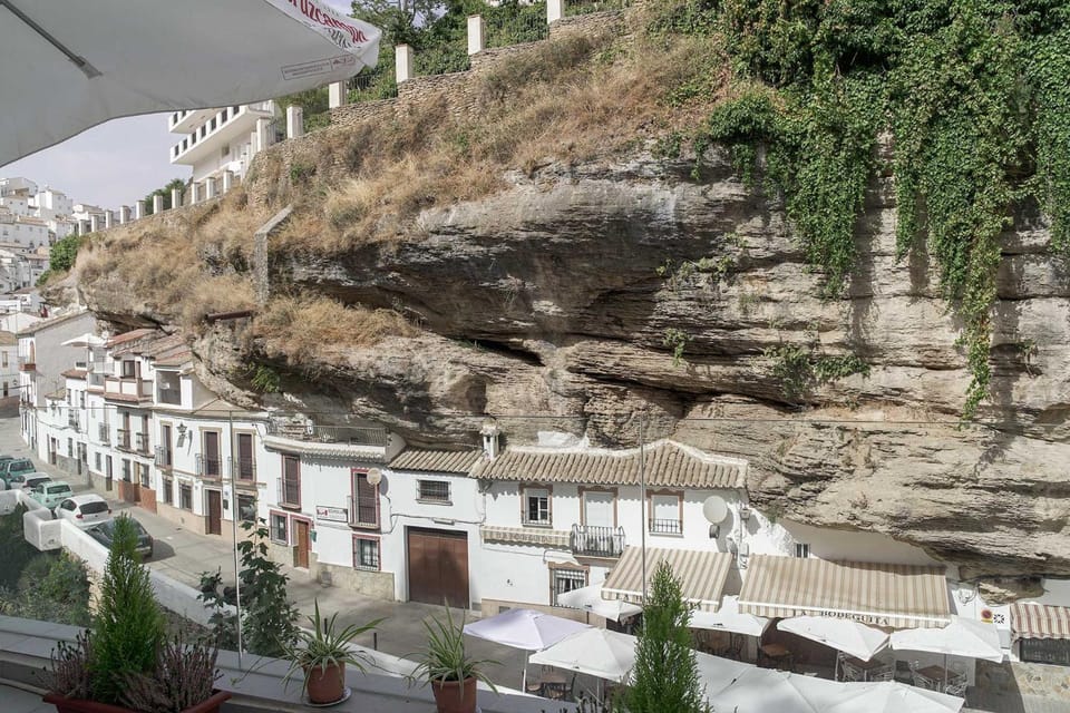 Casa Rural Las Cuevas de Setenil Country House in Sierra de Cádiz