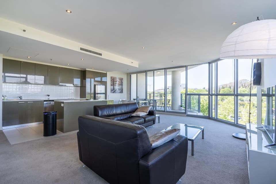 Kitchen or kitchenette, Living room, Seating area