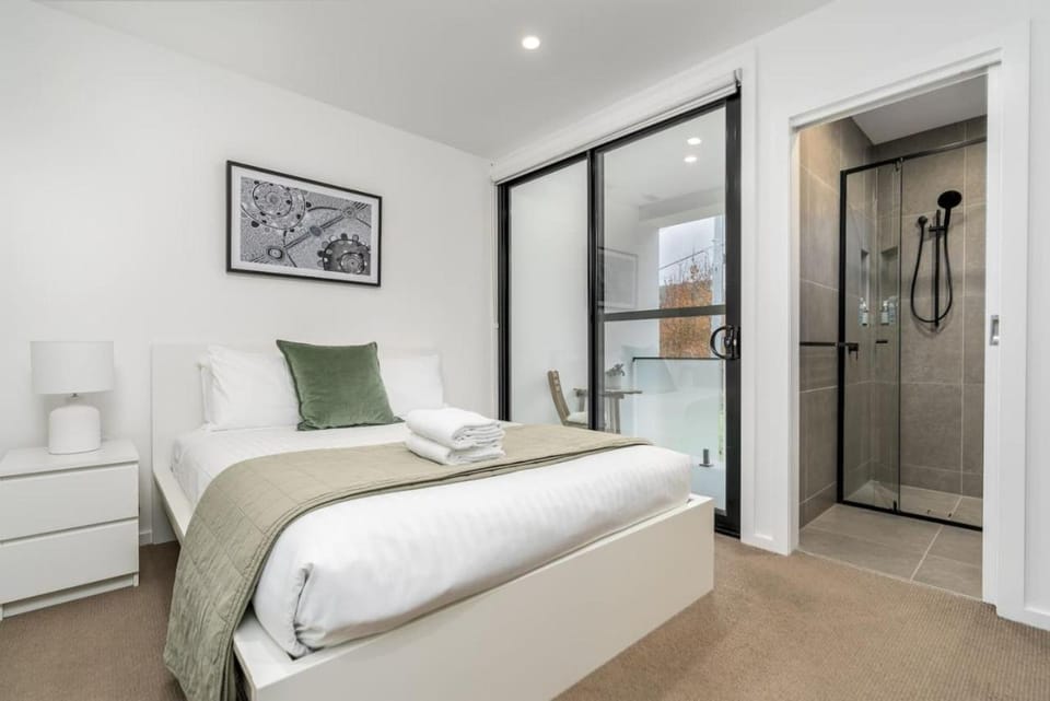 Bathroom, Bedroom