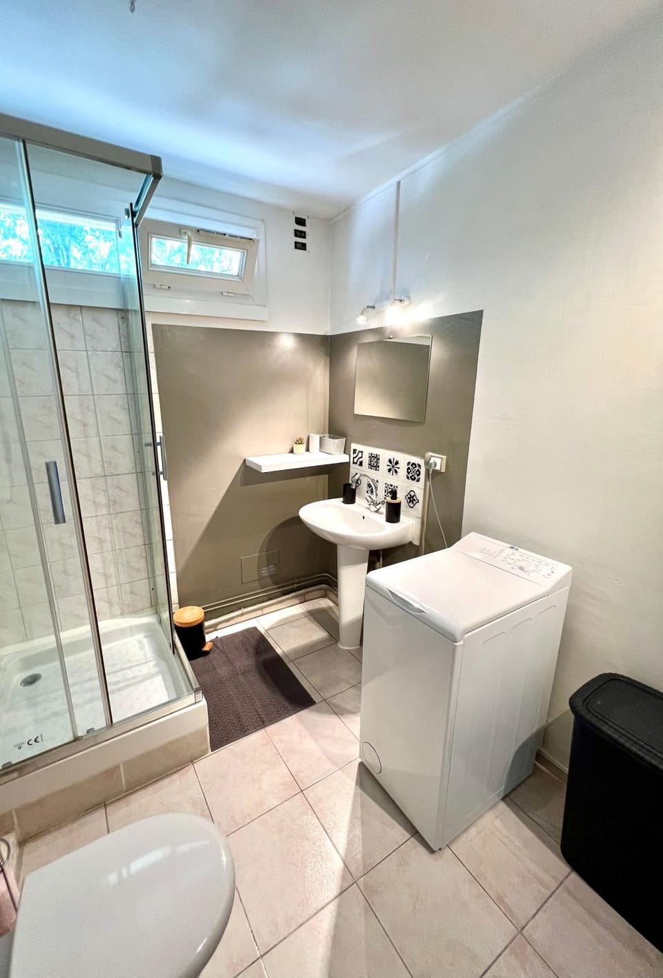 Shower, Toilet, Bathroom