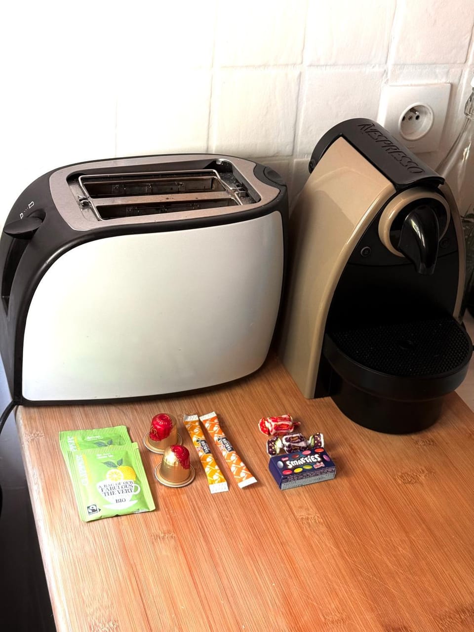 Coffee/tea facilities, toaster