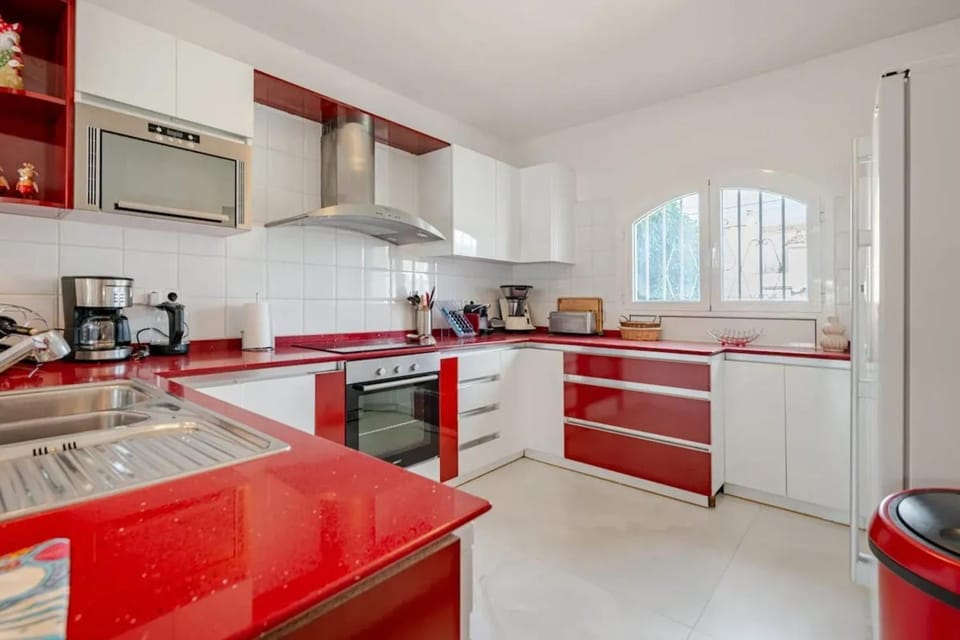 Welcoming villa in Empuriabrava with private pool Villa in Alt Empordà