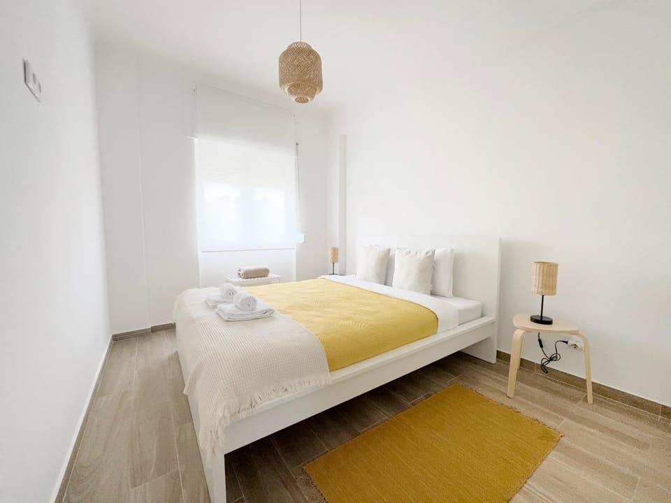 Arcos Flat next to the Beach by Homeful Homes Apartment in Lisbon District