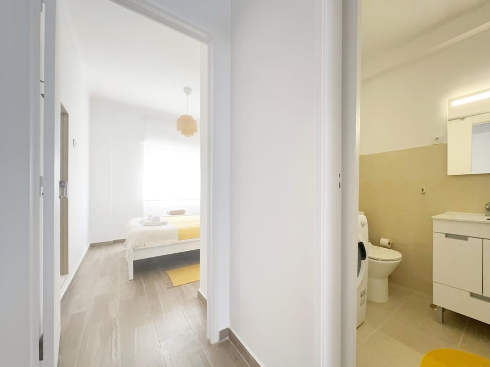 Arcos Flat next to the Beach by Homeful Homes Apartment in Lisbon District