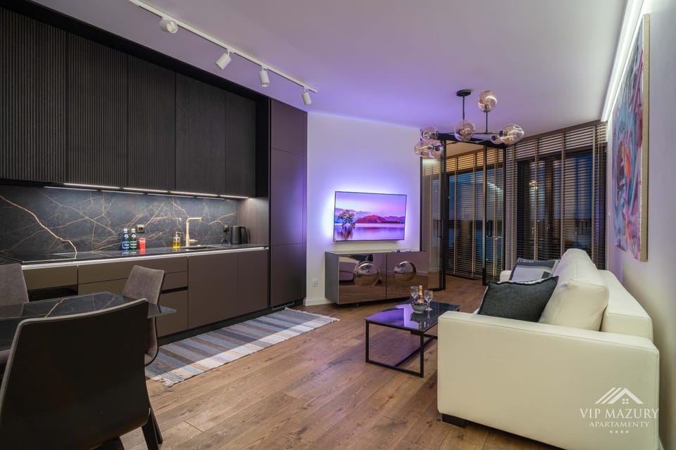 Kitchen or kitchenette, Living room, Seating area, Dining area