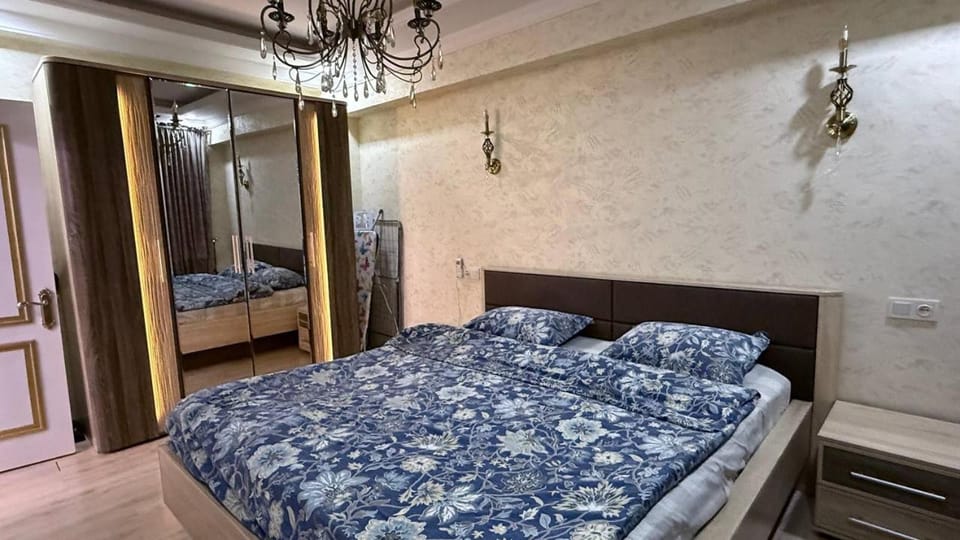 Bedroom, bunk bed